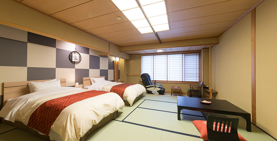 マッサージチェア付ツインベッド和室